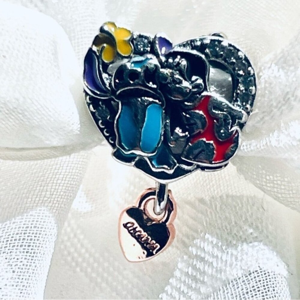 🌺✨ NWOT Lilo & Stitch Charm – Cute & Collectible 💙